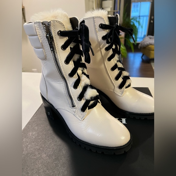 Coach white leather boots, so comfy! - Picture 3 of 7